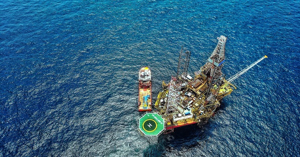 Giàn khoan khổng lồ của Việt Nam vừa "làm nên lịch sử" tại Malaysia