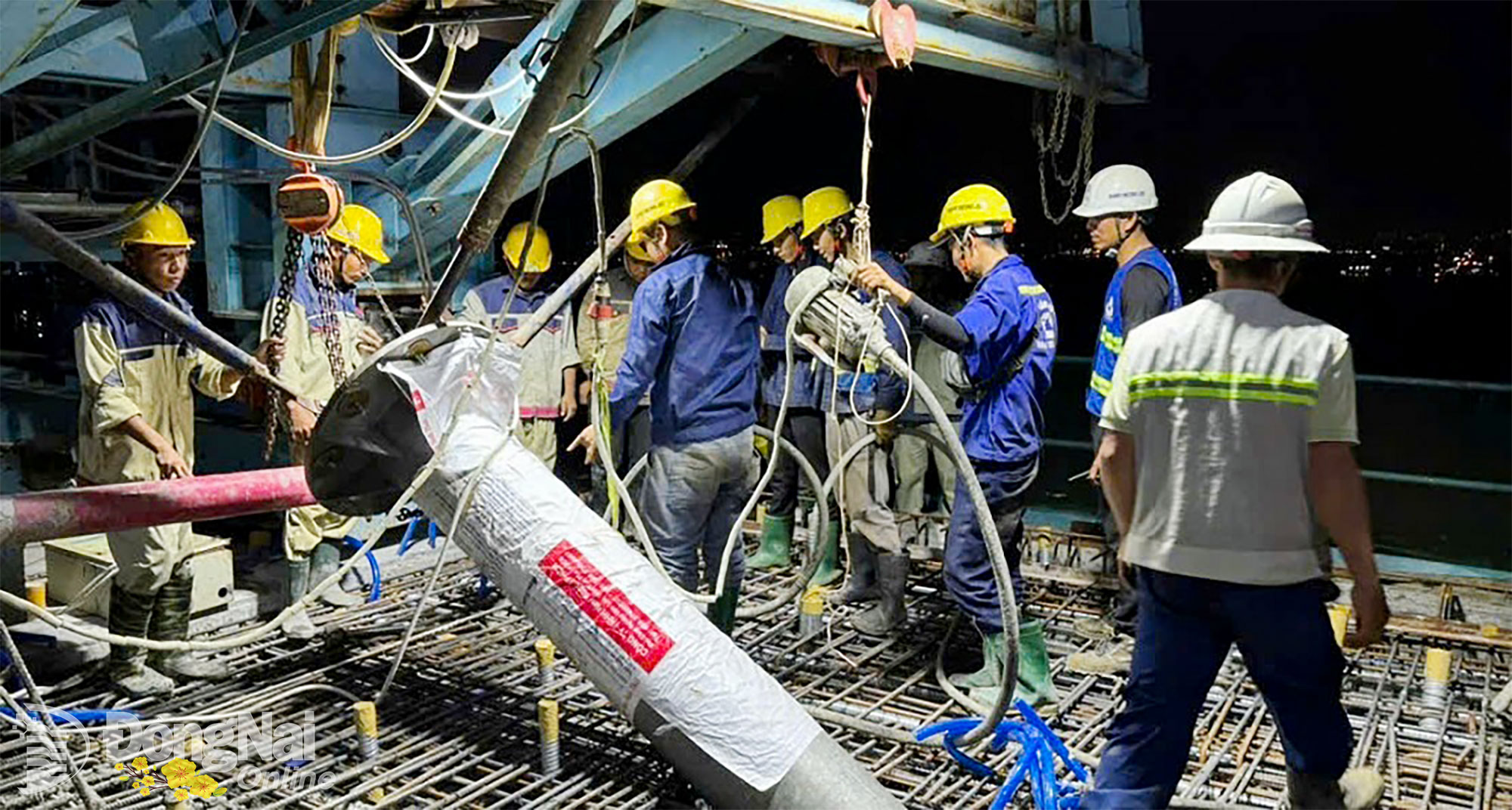 Lộ diện thời điểm cầu dây văng có tĩnh không cao nhất Việt Nam "về đích" - Ảnh 2