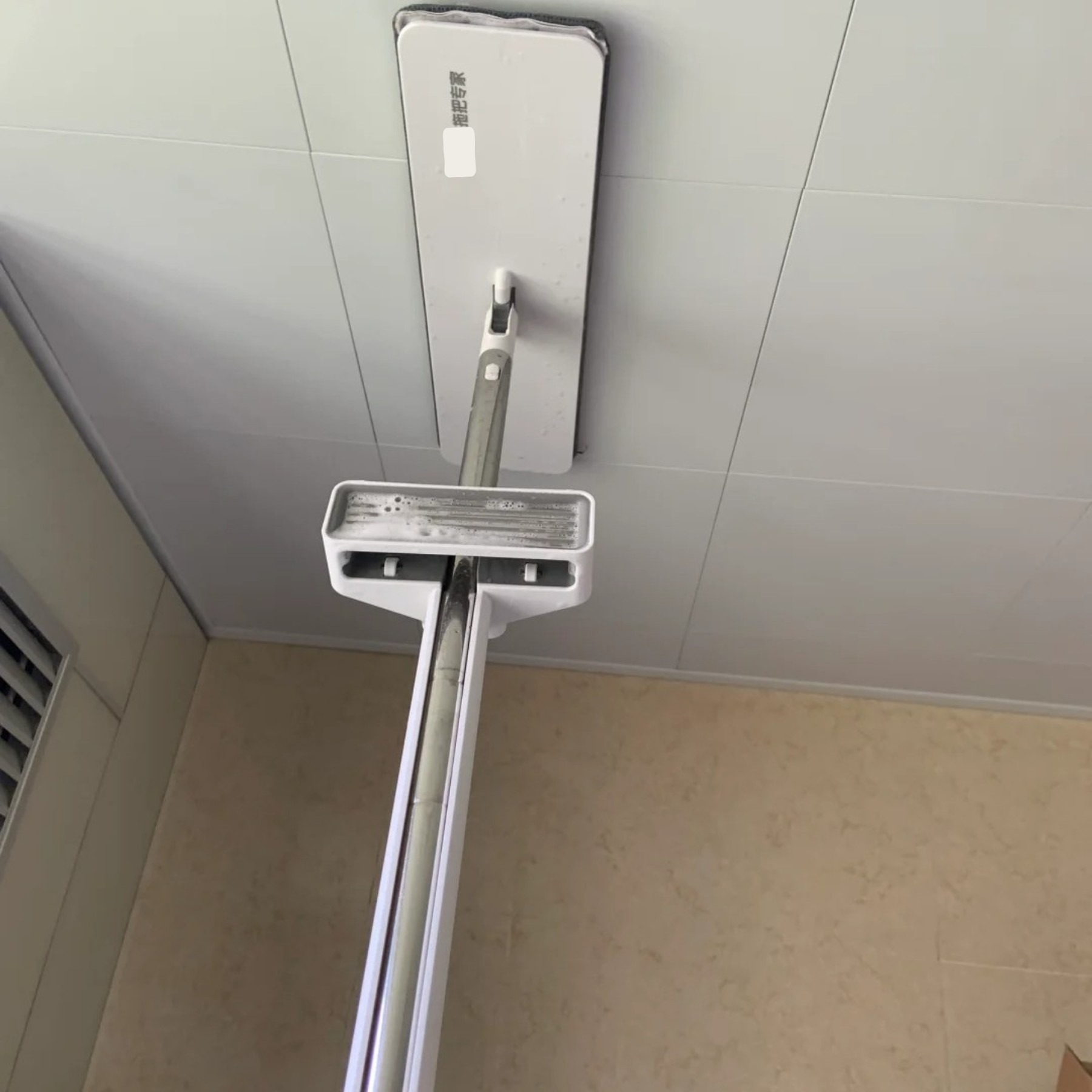 Sát Tết mới nhận ra: Dọn nhà vệ sinh siêu khó, nhưng nếu làm đúng 6 mẹo này - sạch như mới xây luôn - Ảnh 2