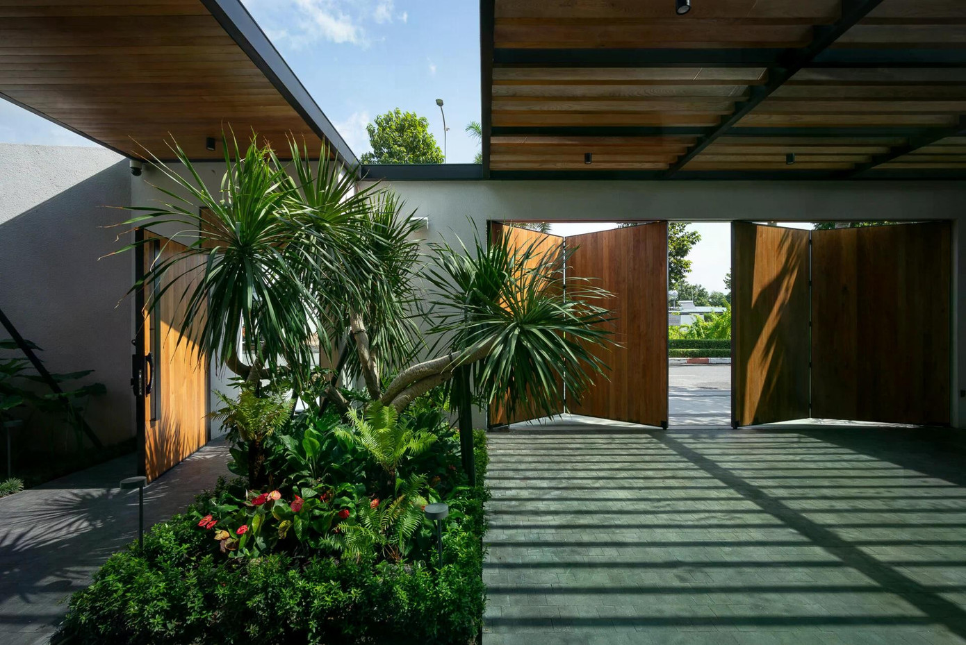 Biệt thự tân cổ điển tối giản, hoà mình với thiên nhiên - Ảnh 3