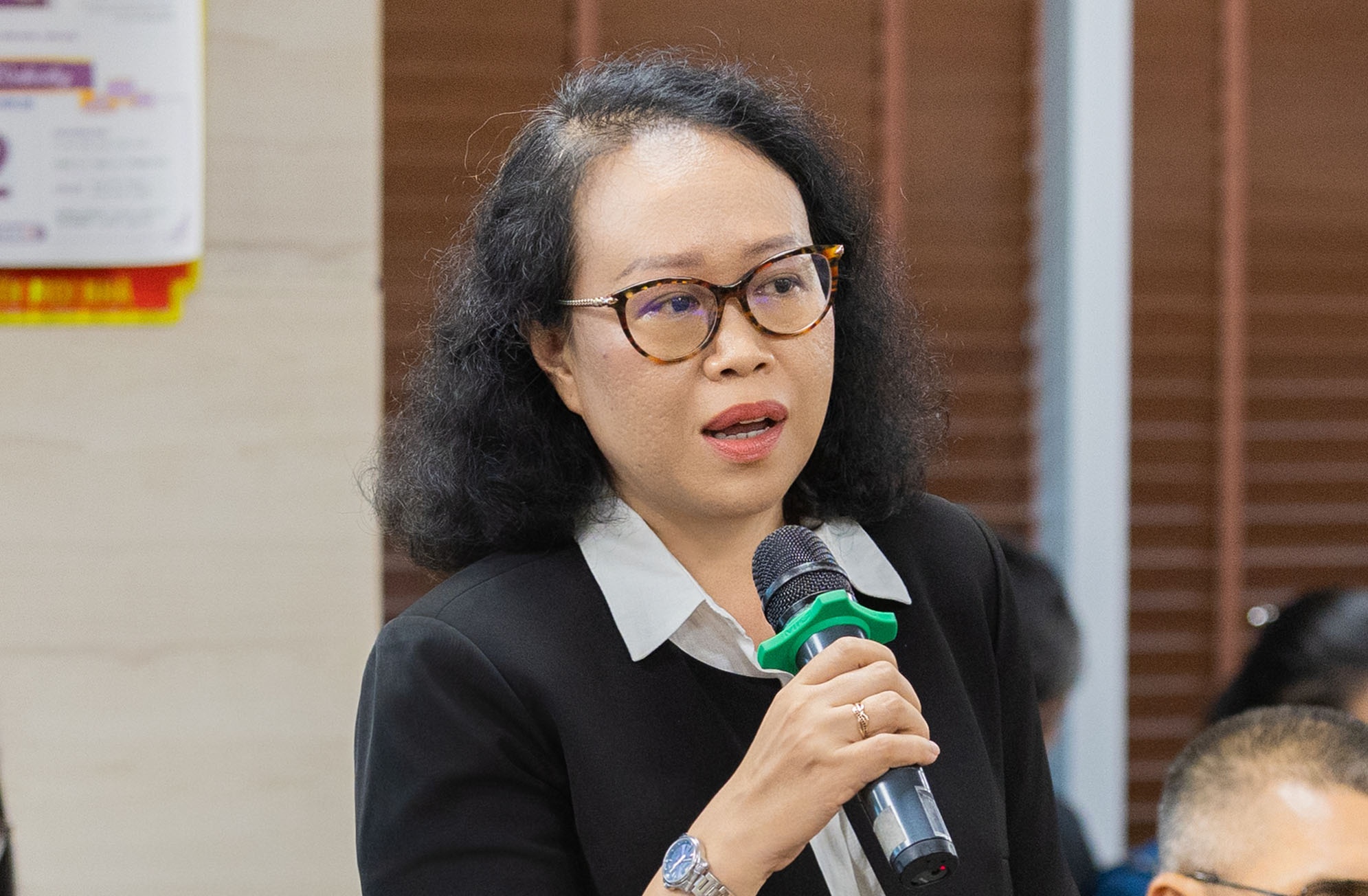 Người dân cần cân nhắc, thận trọng khi mua vàng để tránh rủi ro - Ảnh 1