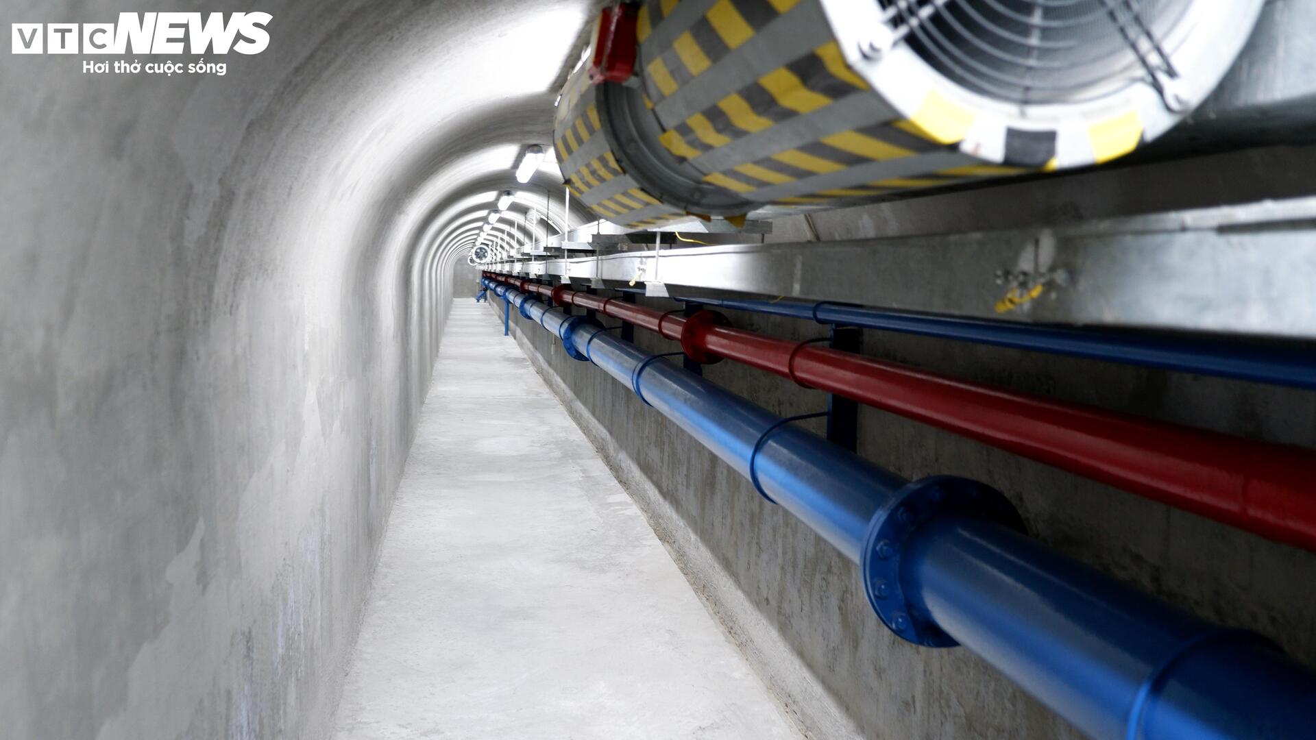 Bên trong cống ngăn triều của dự án 10.000 tỷ ở TP.HCM - Ảnh 4