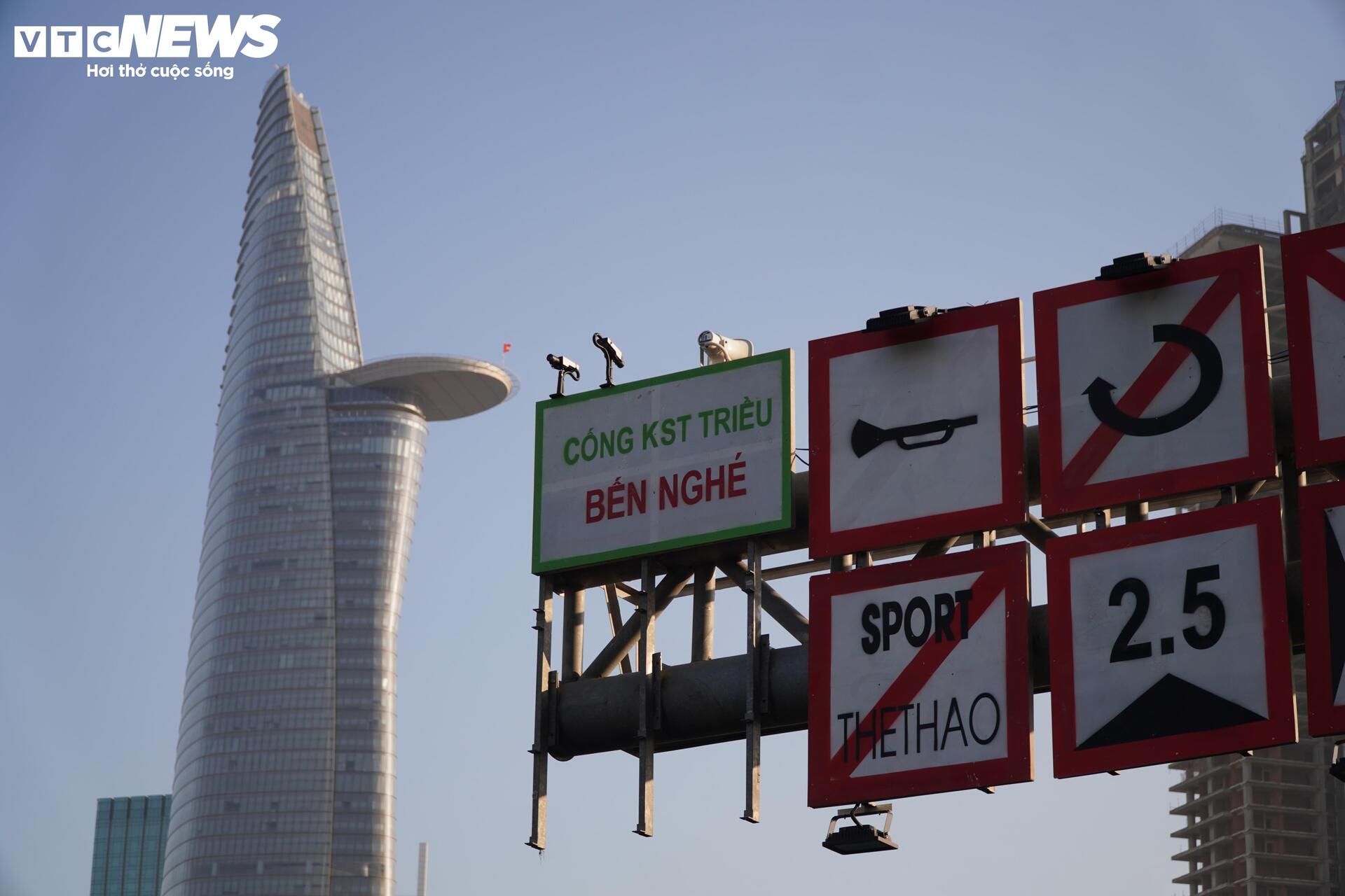 Bên trong cống ngăn triều của dự án 10.000 tỷ ở TP.HCM - Ảnh 3