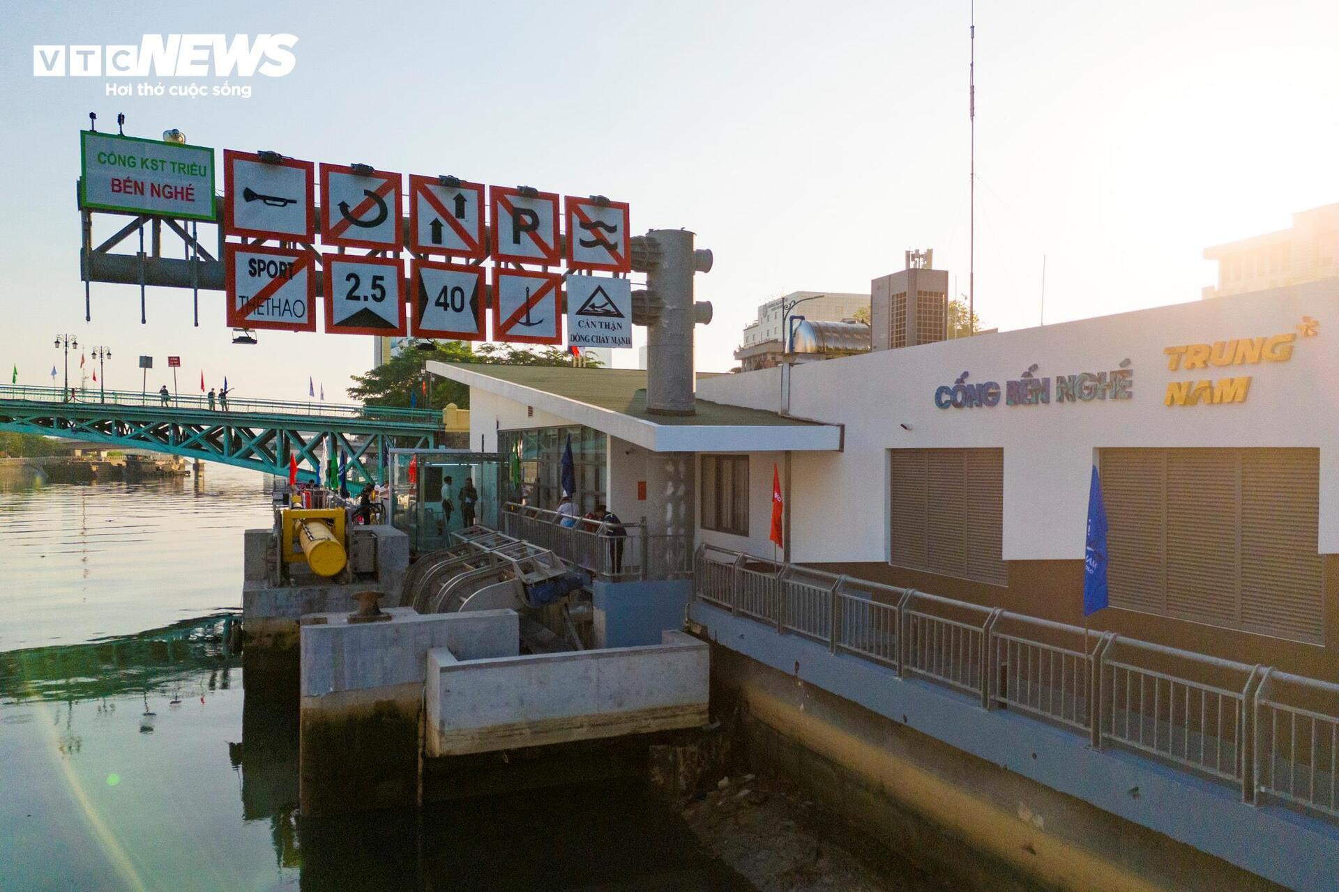 Bên trong cống ngăn triều của dự án 10.000 tỷ ở TP.HCM - Ảnh 2