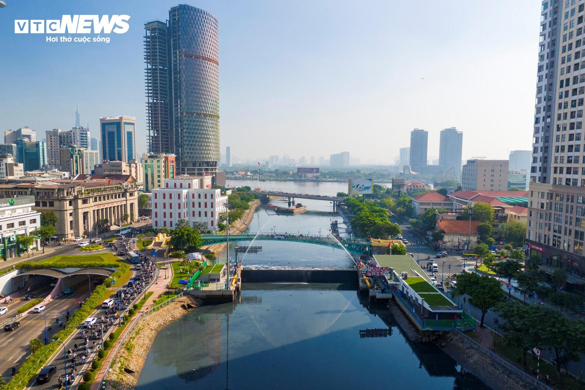 Bên trong cống ngăn triều của dự án 10.000 tỷ ở TP.HCM - Ảnh 11