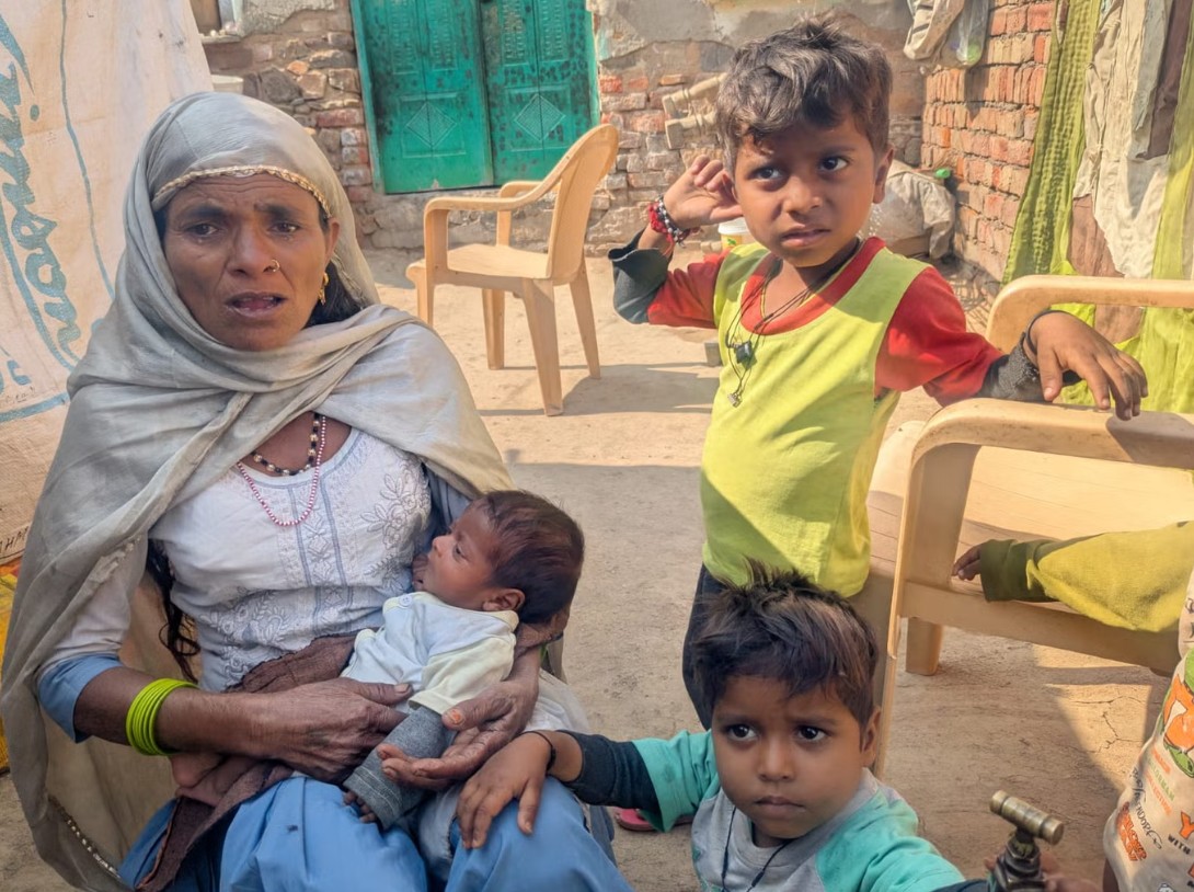 Ấn Độ lập trại y tế dã chiến, xét nghiệm diện rộng sau khi 7 trẻ tử vong liên tiếp chỉ sau 48 giờ phát bệnh - Ảnh 1