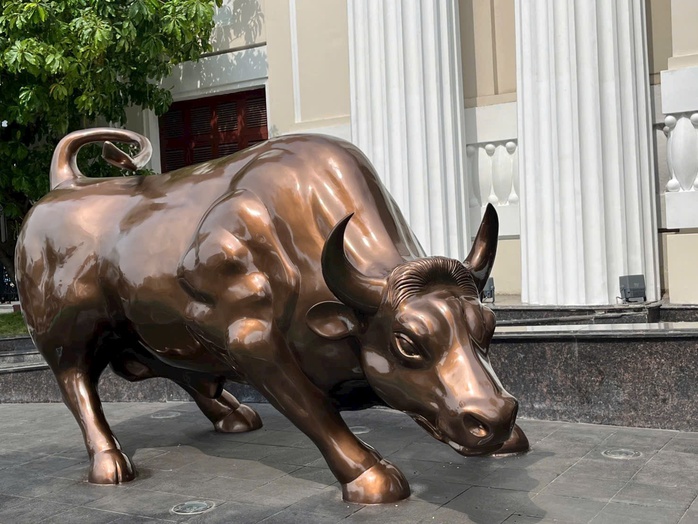 Tỉ phú Nguyễn Thị Phương Thảo xuất hiện tại lễ đánh cồng khai xuân chứng khoán - Ảnh 6