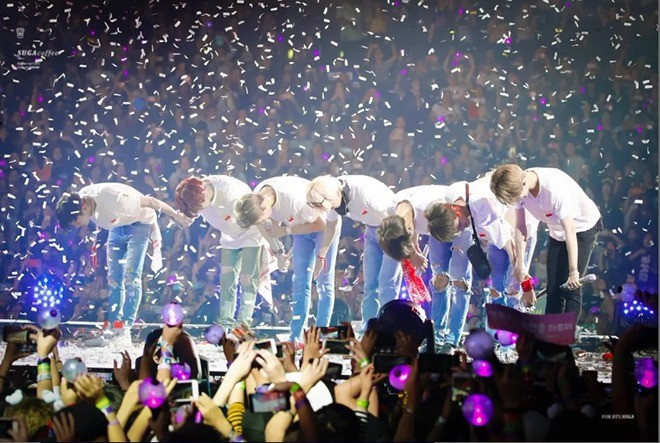 Nhìn từ việc CEO người Hàn Quốc quỳ lạy khán giả Việt Nam - Ảnh 3