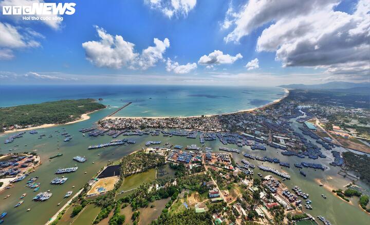 Cận cảnh cảng cá lớn nhất Gia Lai cần nạo vét khẩn cấp sau cơn lũ lịch sử - Ảnh 5