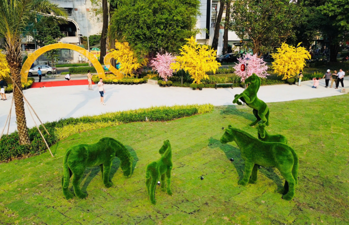 Cách TP.HCM 'đánh thức' những khu đất vàng bị 'quây tôn' giữa lòng đô thị - Ảnh 3