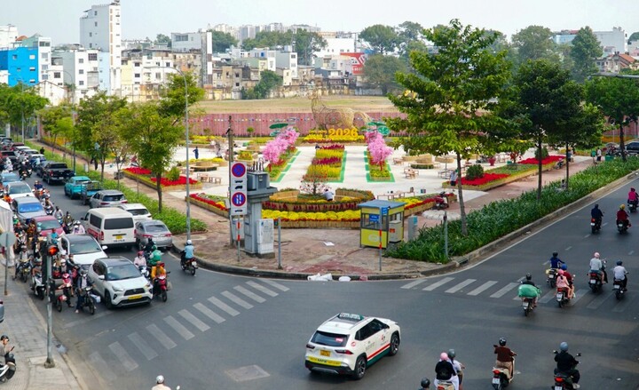 Cách TP.HCM 'đánh thức' những khu đất vàng bị 'quây tôn' giữa lòng đô thị - Ảnh 5