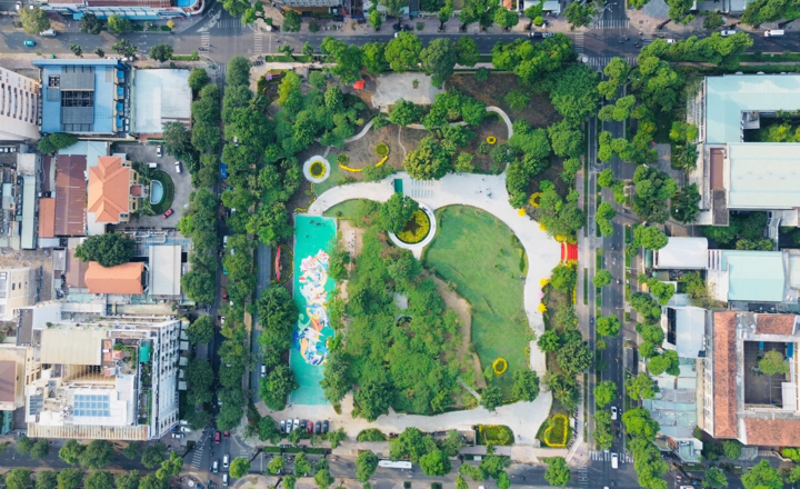 Cách TP.HCM 'đánh thức' những khu đất vàng bị 'quây tôn' giữa lòng đô thị - Ảnh 2