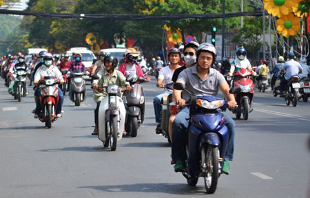 Cảnh sát giao thông địa phương cảnh báo nóng với người đi xe máy - Ảnh 1