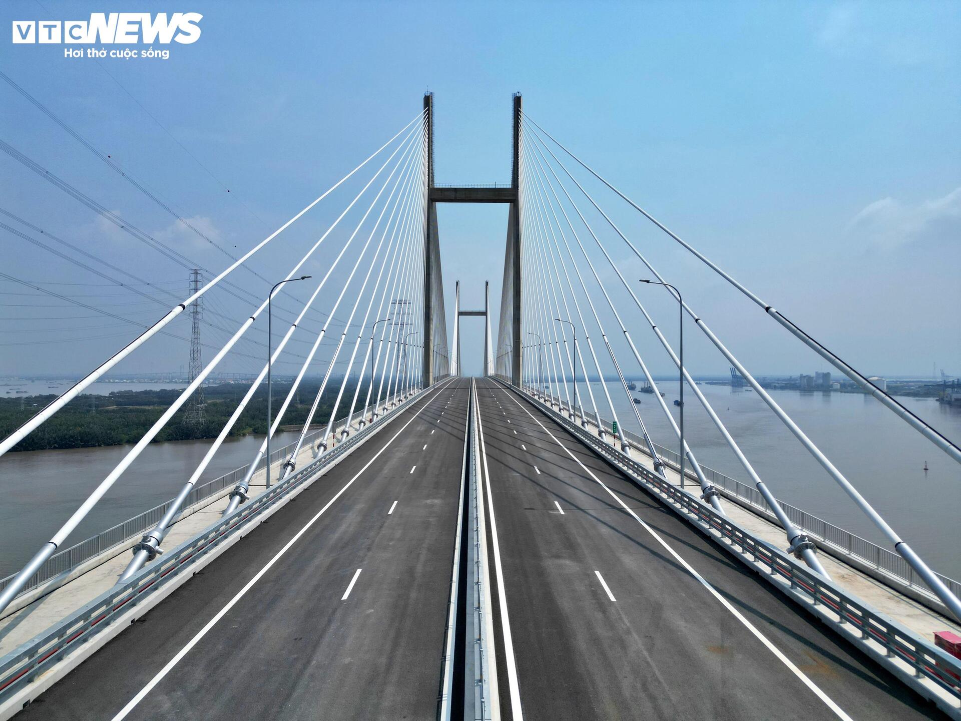 Cận cảnh cầu dây văng tĩnh không cao nhất Việt Nam - Ảnh 8