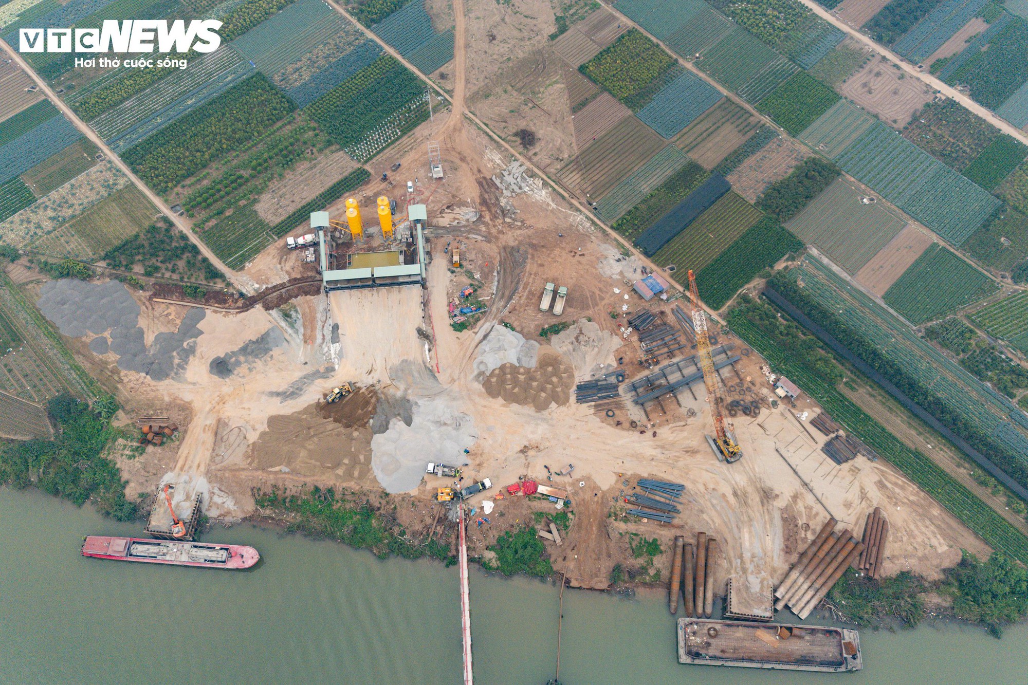 Toàn cảnh công trường thi công cây cầu kết nối Hà Nội - Hưng Yên - Ảnh 14