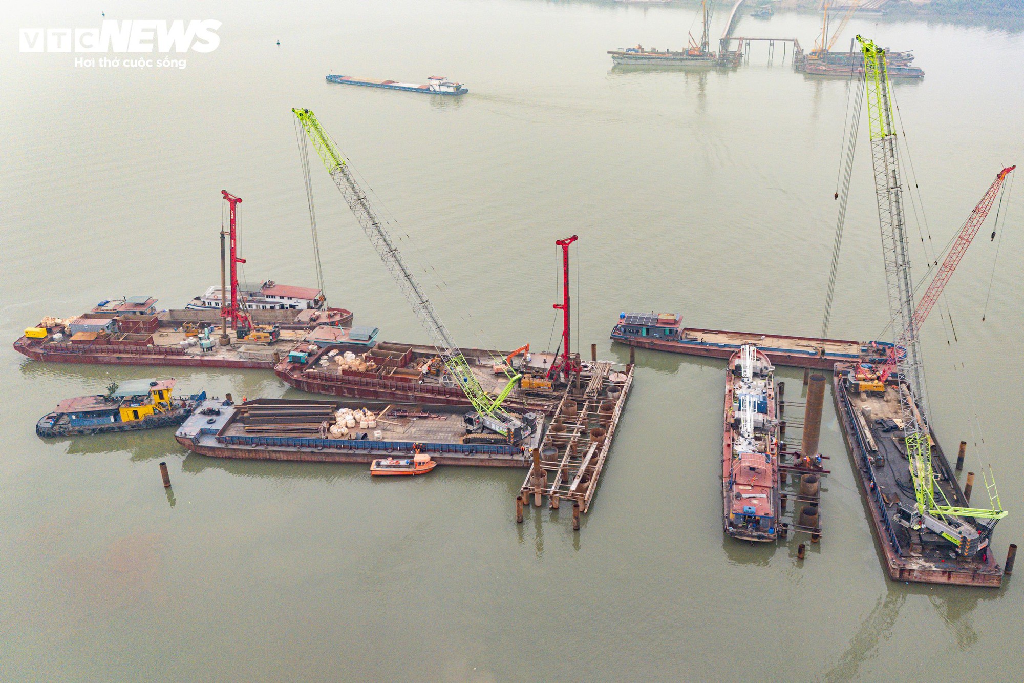 Toàn cảnh công trường thi công cây cầu kết nối Hà Nội - Hưng Yên - Ảnh 13