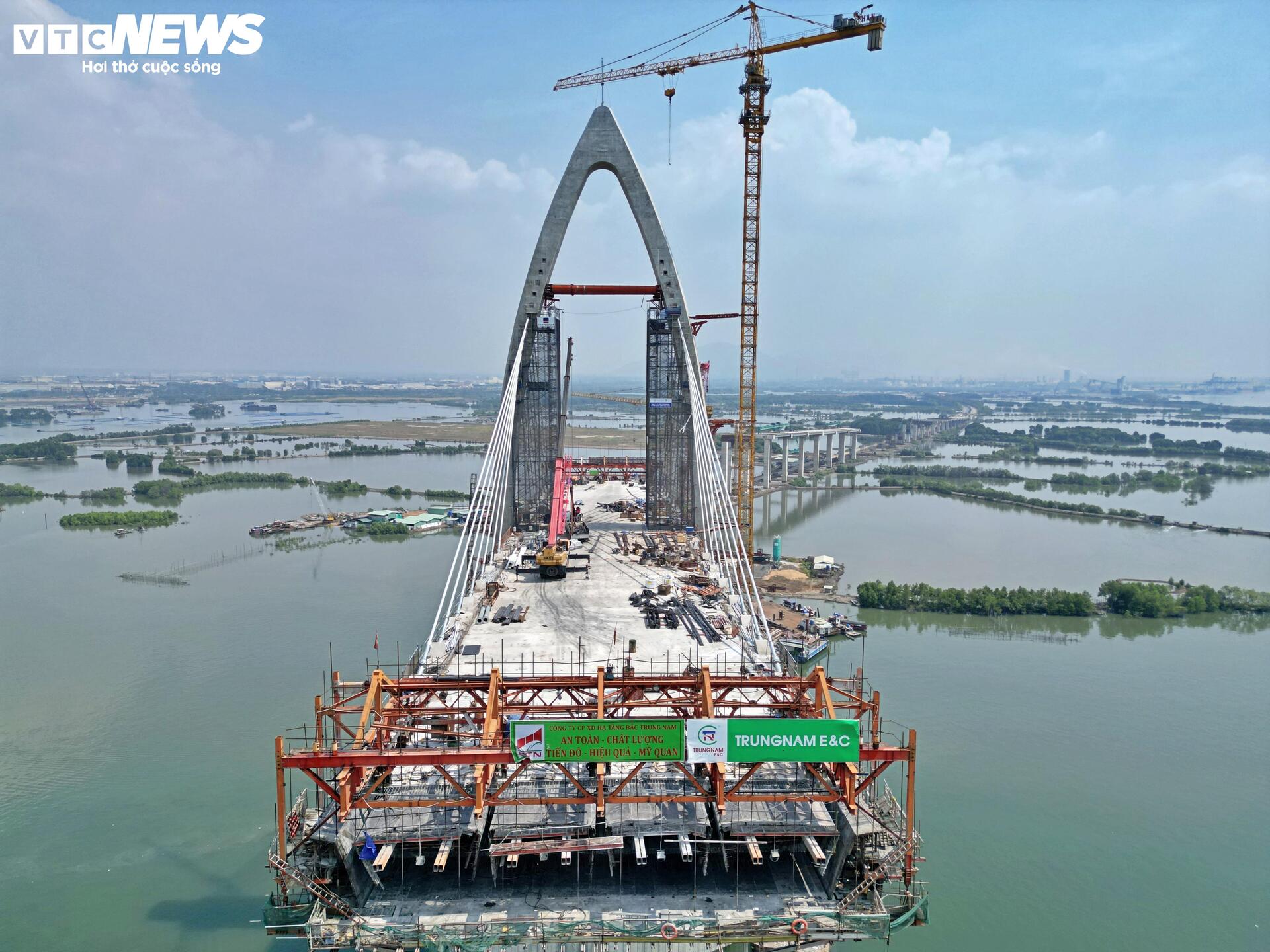 Hiện trạng cầu gần 4.900 tỷ đồng nối TP.HCM với Đồng Nai sau hơn 2 năm thi công - Ảnh 5