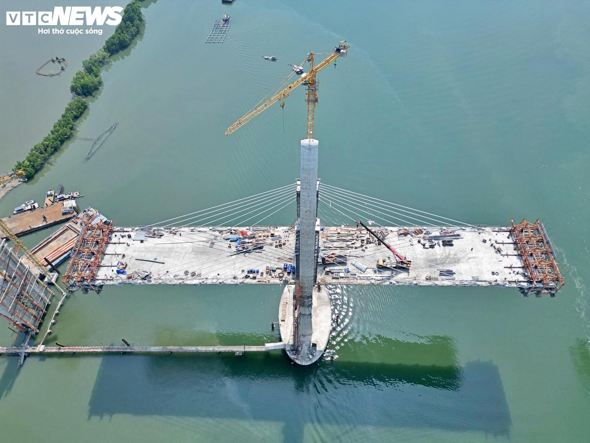 Hiện trạng cầu gần 4.900 tỷ đồng nối TP.HCM với Đồng Nai sau hơn 2 năm thi công - Ảnh 8