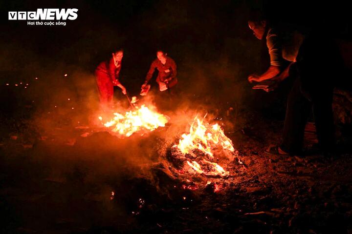 Khám phá chợ âm dương độc đáo, họp duy nhất mỗi năm 1 lần lúc nửa đêm - Ảnh 11