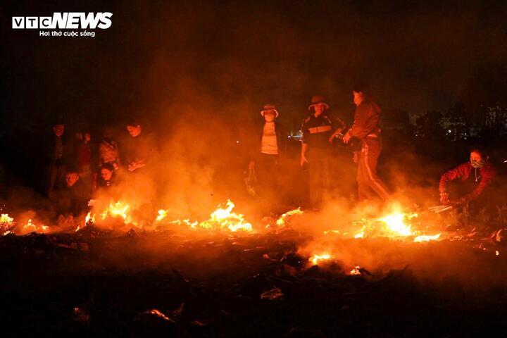 Khám phá chợ âm dương độc đáo, họp duy nhất mỗi năm 1 lần lúc nửa đêm - Ảnh 16