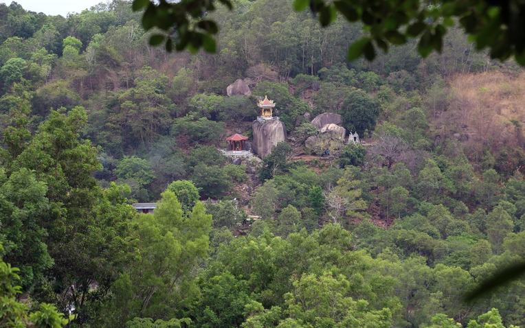 Biển người chen chân tại "Đệ nhị thiên sơn" Đông Nam Bộ - Ảnh 1