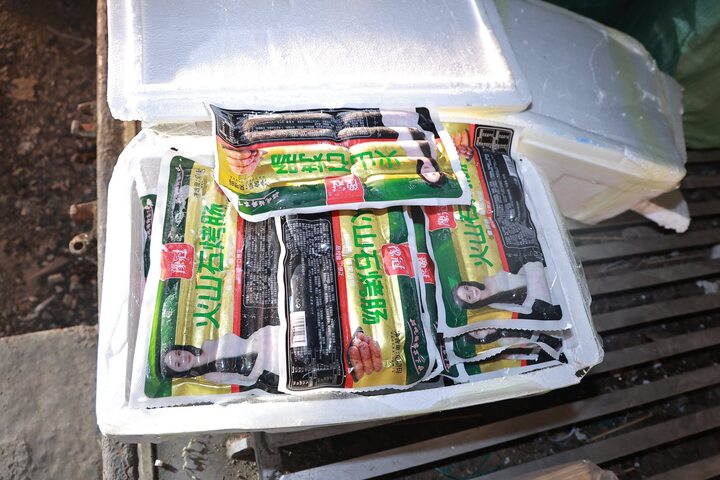 Chặn đứng hơn 6 tấn lạp xưởng bẩn suýt tuồn ra thị trường dịp Tết ở Bắc Ninh - Ảnh 2