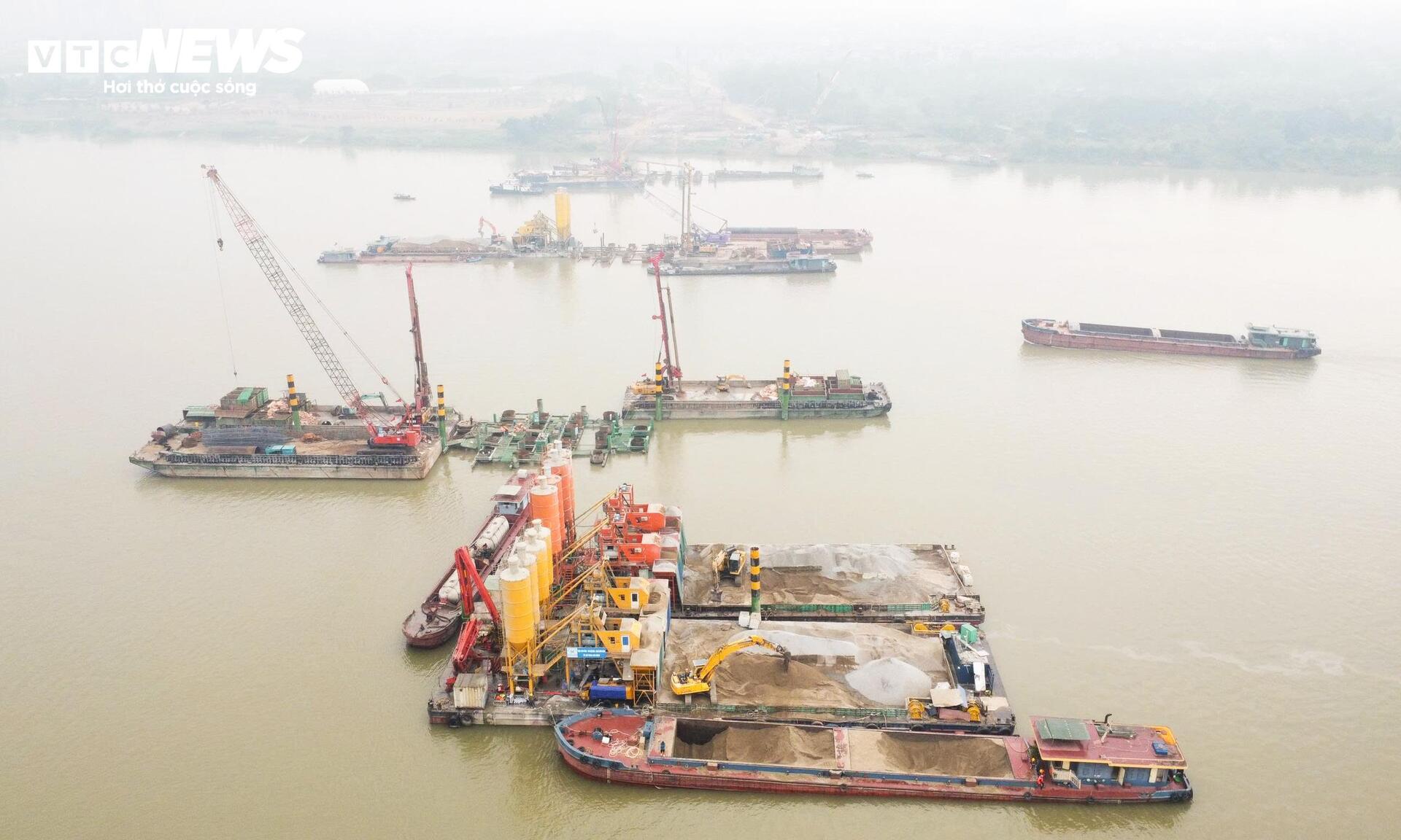 Mục sở thị đại công trường thi công 7 cầu bắc qua sông Hồng - Ảnh 9