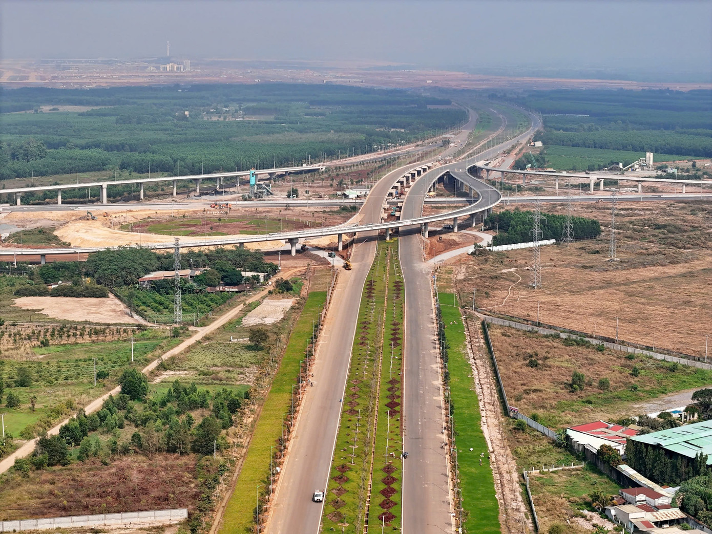 Tăng trưởng kinh tế hai con số: Việt Nam không thể vận hành theo cách cũ! - Ảnh 2