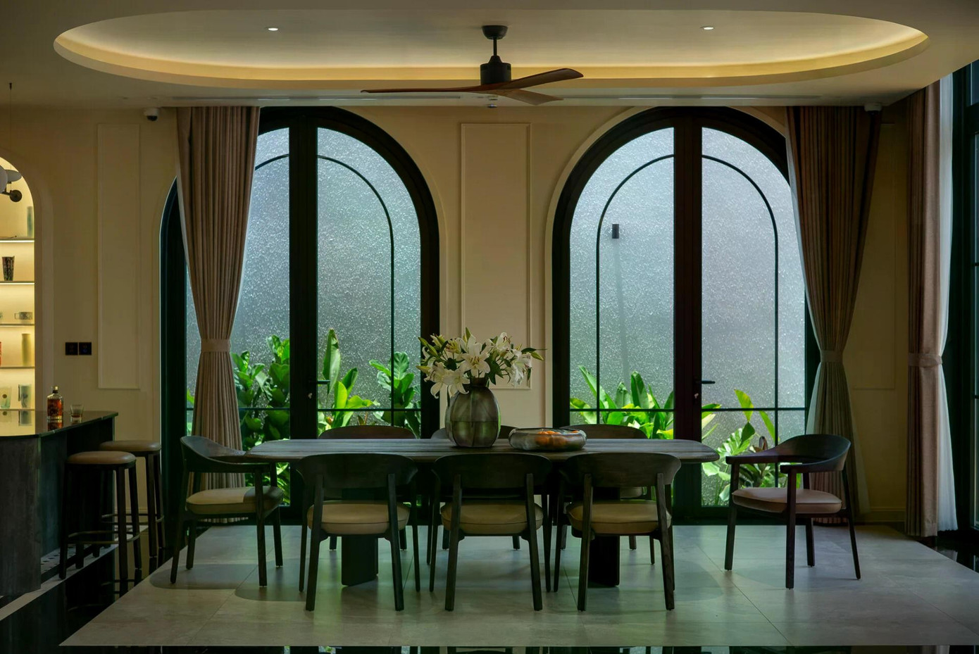 Biệt thự tân cổ điển tối giản, hoàn mình với thiên nhiên - Ảnh 7