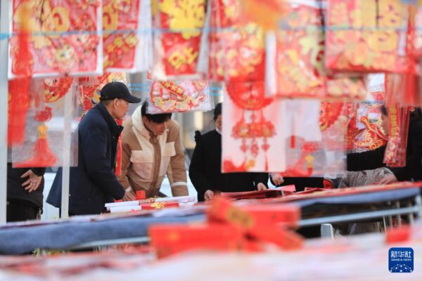 Đã quá mệt vì phải diễn, giới trẻ Trung Quốc bắt đầu "sống thật" ngày Tết - Ảnh 1