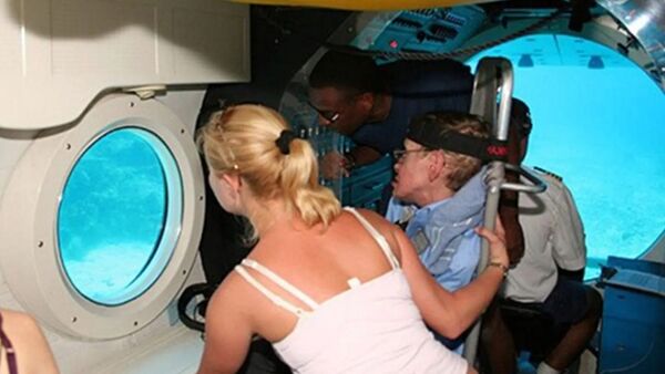 Stephen Hawking xuất hiện 250 lần trong hồ sơ Epstein cùng loạt ảnh gây xôn xao, gia đình lên tiếng - Ảnh 3