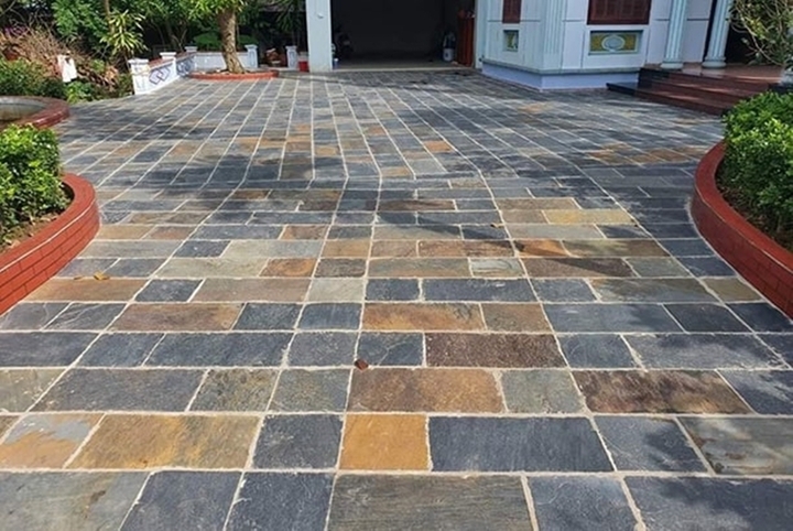 Lưu ý quan trọng khi chọn đá lát sân vườn biệt thự bền, đẹp - Ảnh 1