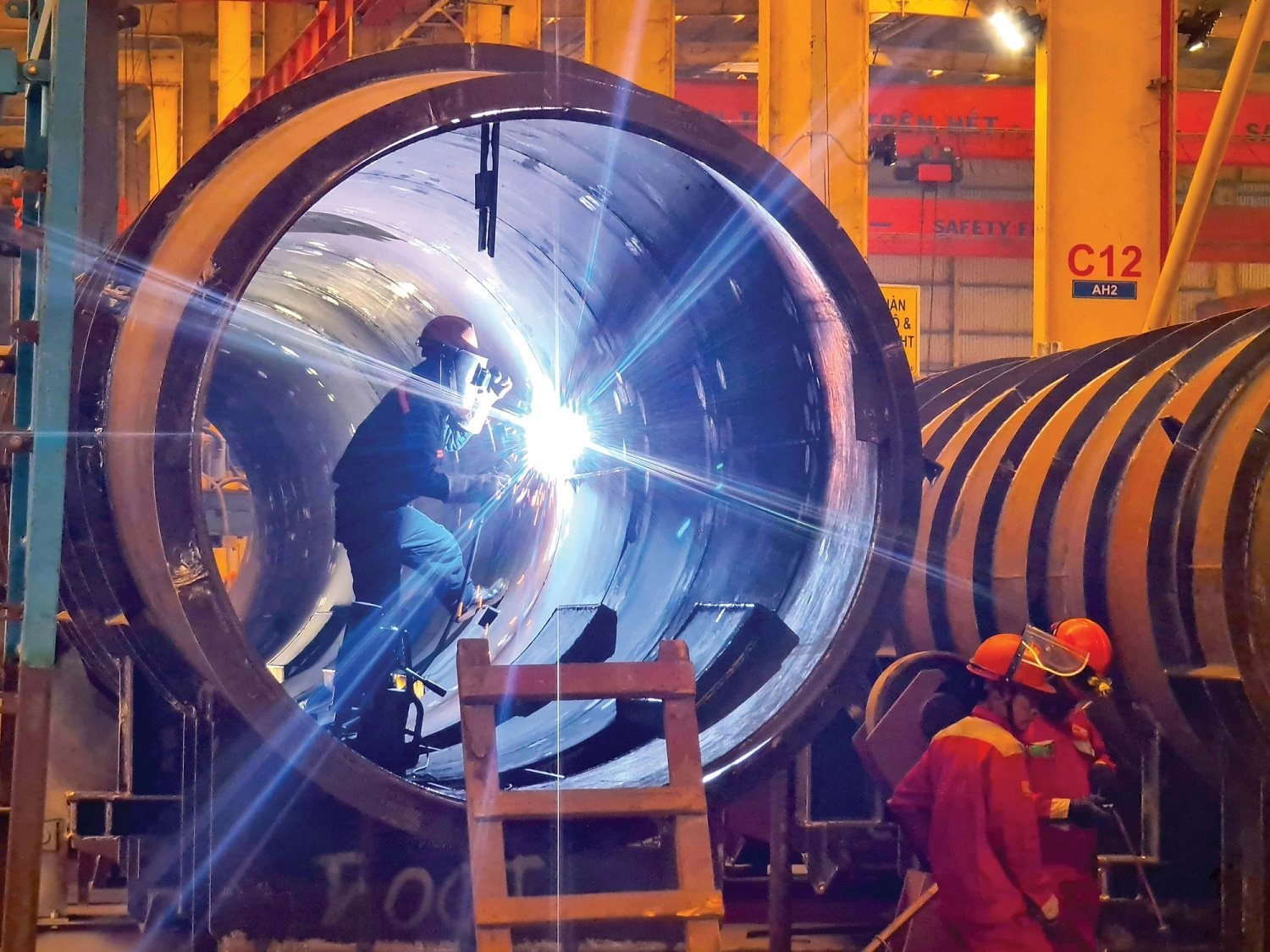 Ai là nhà thầu đảm nhận 40.000 tấn thép ở sân vận động top lớn nhất thế giới ở Việt Nam? - Ảnh 3