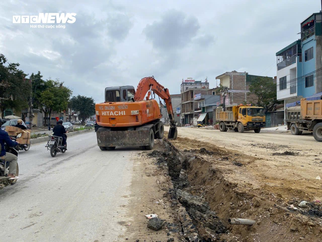 Dự án hơn 1000 tỷ đồng ở Thanh Hoá không rào chắn, người dân nơm nớp lo tai nạn - Ảnh 8