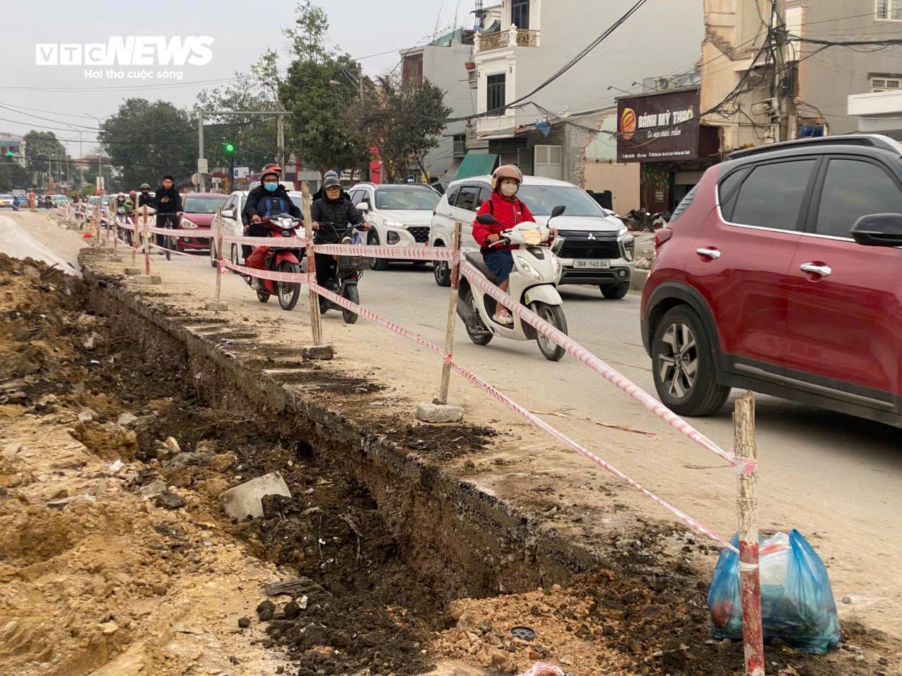 Dự án hơn 1000 tỷ đồng ở Thanh Hoá không rào chắn, người dân nơm nớp lo tai nạn - Ảnh 7