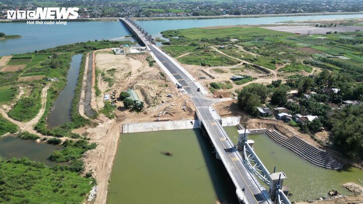 Sau nhiều lần trễ hẹn, đập dâng 1.500 tỷ thông xe ngay trước Tết Bính Ngọ - Ảnh 3