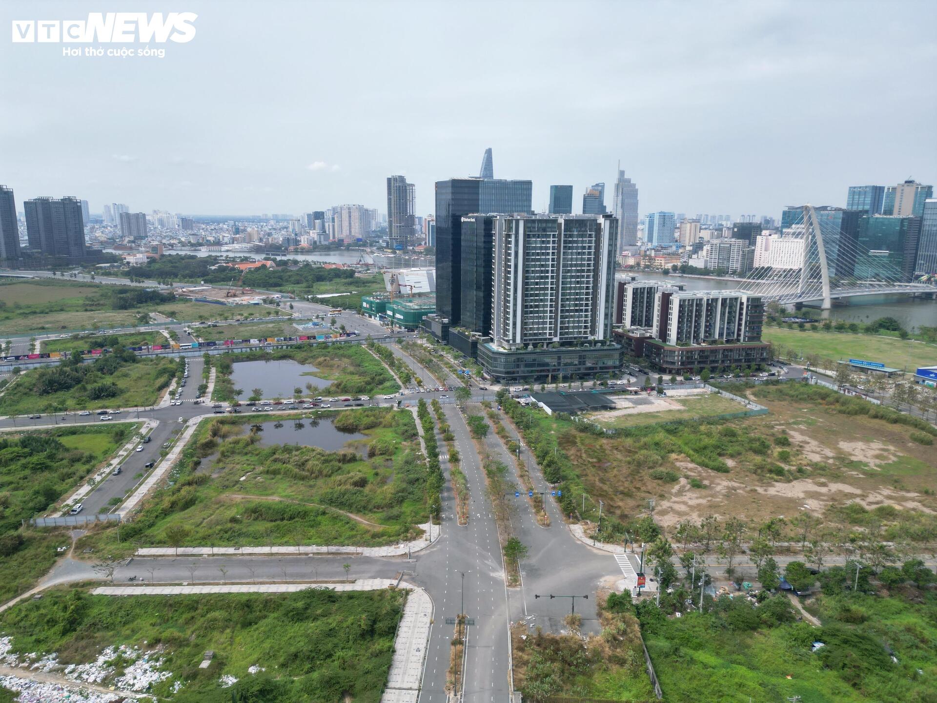 Cận cảnh khu 'đất vàng' được đề xuất xây tháp 99 tầng cao nhất Việt Nam - Ảnh 9