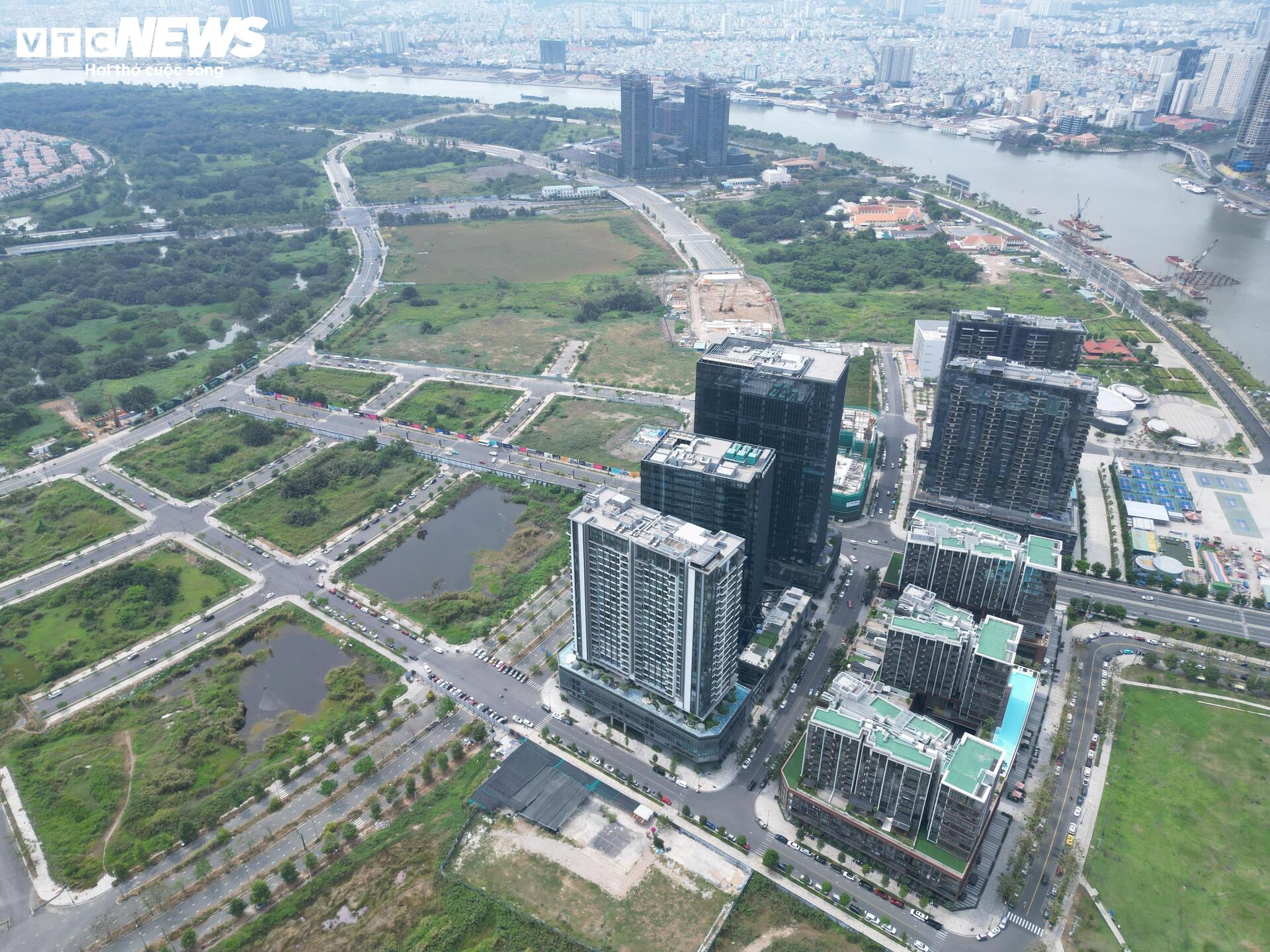 Cận cảnh khu 'đất vàng' được đề xuất xây tháp 99 tầng cao nhất Việt Nam - Ảnh 7