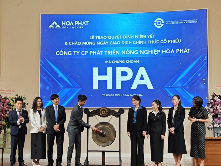 Cổ phiếu Nông nghiệp Hoà Phát chính thức chào sàn HOSE, tỷ phú Trần Đình Long nói gì? - Ảnh 2