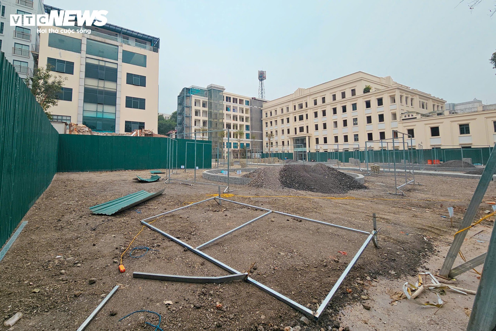 Sau di dời dân cư, khu vực ven Hồ Gươm bắt đầu thi công quảng trường - Ảnh 5