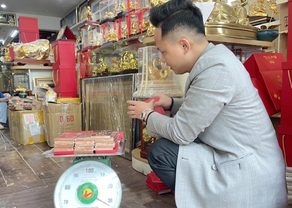 Sau vàng, bạc, người dân đổ xô tích trữ thứ kim loại này, chờ ngày lập đỉnh - Ảnh 1