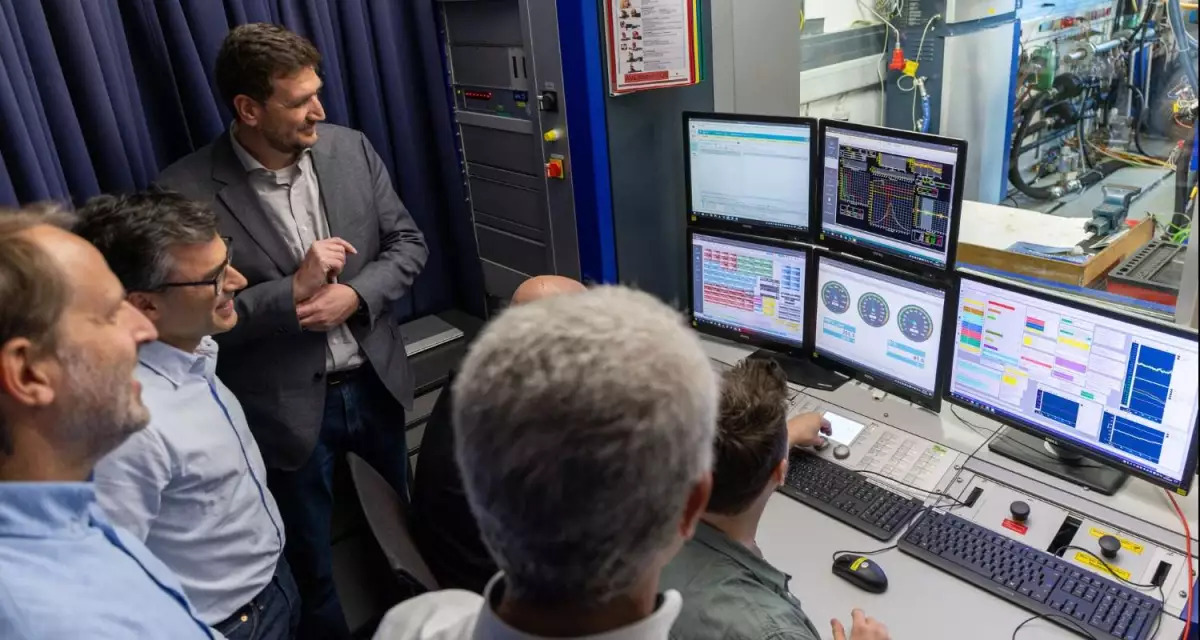 Phát minh "động cơ turbo 3 xi-lanh" của Anh có thể gây chấn động lĩnh vực giao thông toàn cầu - Ảnh 4