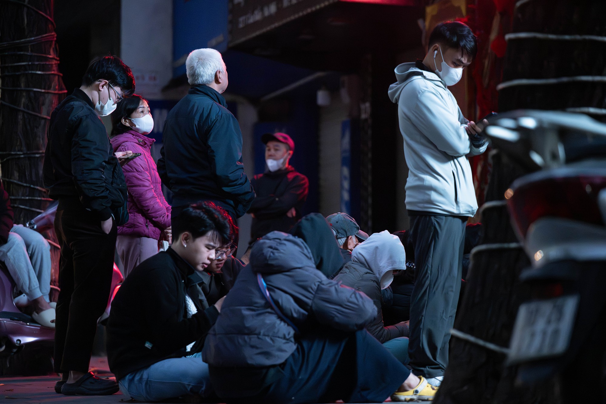 Cảnh tượng khó tin lúc 3h sáng trên phố Cầu Giấy trước ngày Vía Thần tài - Ảnh 4