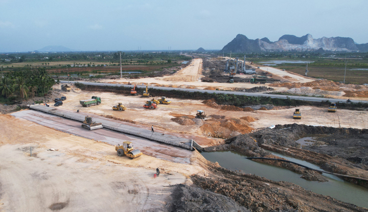 Quảng Ninh dốc sức hoàn thành đường ven sông 6.400 tỷ đồng trong năm 2026 - Ảnh 9