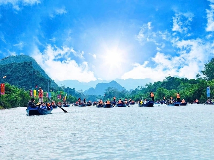 Soi giá những tour du lịch tâm linh 3 miền hút khách nhất đầu năm 2026 - Ảnh 5
