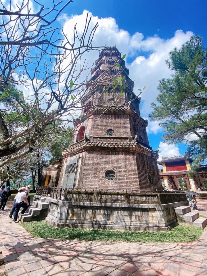 Soi giá những tour du lịch tâm linh 3 miền hút khách nhất đầu năm 2026 - Ảnh 8