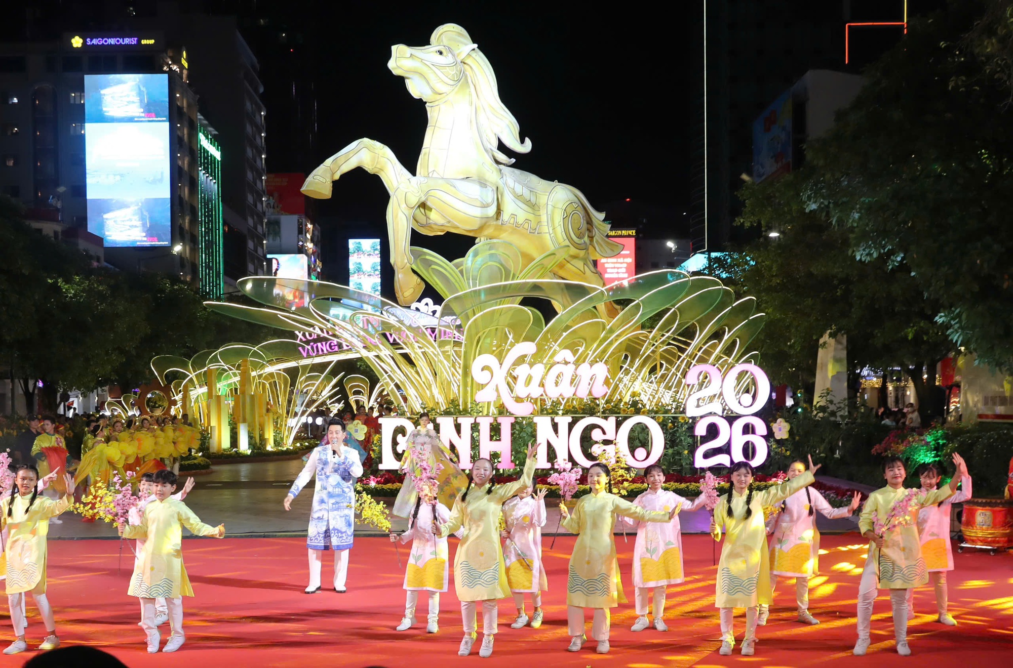 Mùa xuân đầu tiên của siêu đô thị TPHCM - Ảnh 6