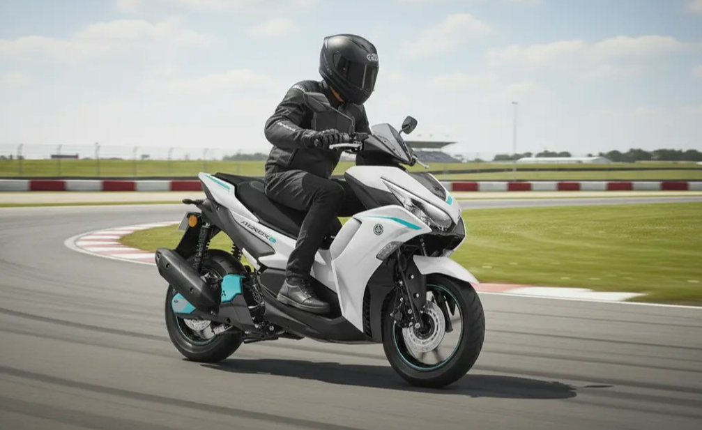 Yamaha Aerox-E chốt giá đắt gấp đôi bản xăng: Nước đi táo bạo hay rào cản khi về Việt Nam? - Ảnh 2