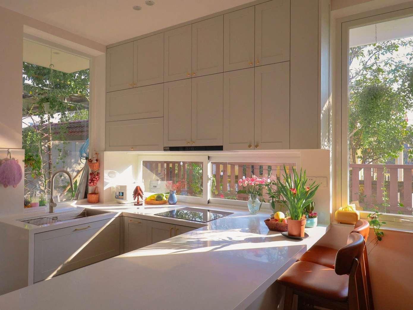 Không gian với góc nhà đầy hoa lá, tràn ngập ánh sáng - Ảnh 9