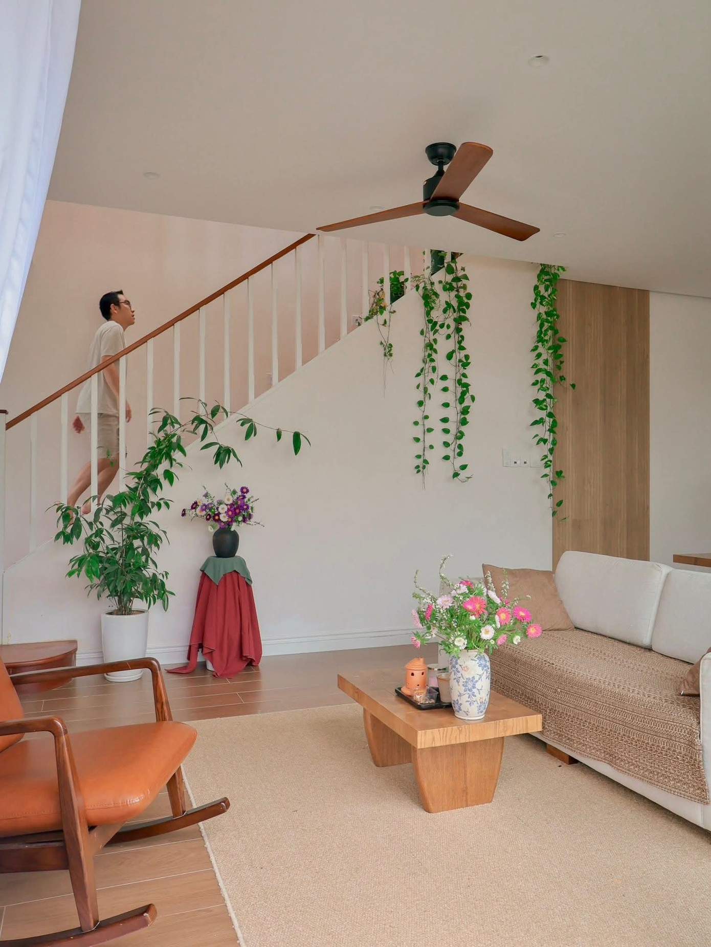 Không gian với góc nhà đầy hoa lá, tràn ngập ánh sáng - Ảnh 5